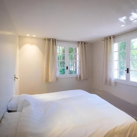 Villa Alosa-terrace-groundfloor Flat-pool-garden *