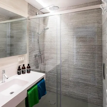 Alosa-Terrace-Groundfloor Flat-Pool-Garden Villa *